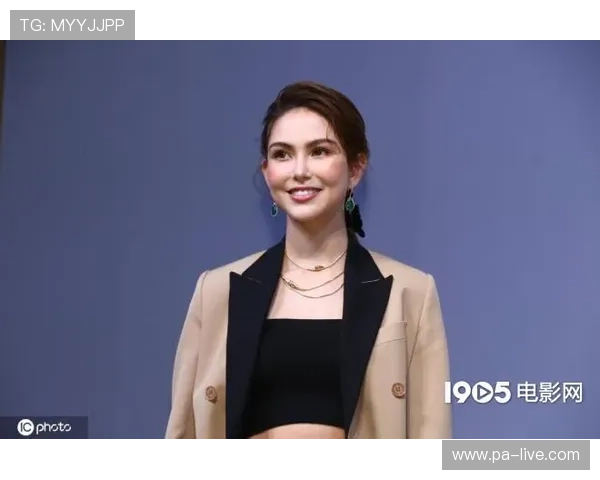 梅西赛后晒奖杯照简短留言仅为两个字,网友纷纷猜测其深意 梅西赛后晒奖杯照简短留言仅为两个字,网友纷纷猜测其深意