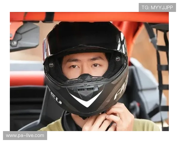 聚焦王一博赛道随拍展现速度与激情背后的真实瞬间多彩风貌全景呈现